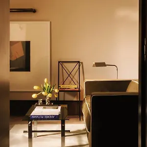 Apartment Pied A Terre Tuileries, Paris